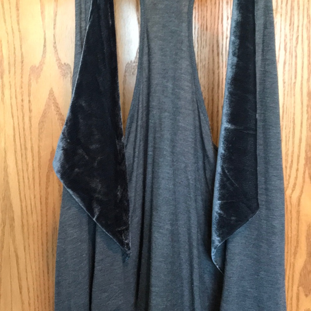 Vest - Picture 3 of 4